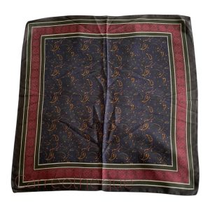 Carré foulard 70cm bandana satin soyeux motif cachemire marine et bordeaux
