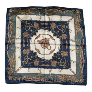 Carré 70cm foulard satin soyeux motif brides équestres gris bleu toucher soie