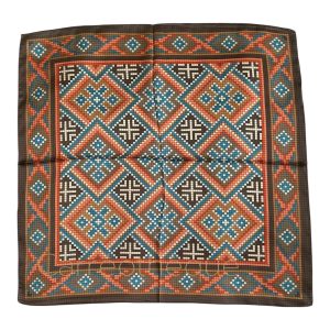 Foulard carré 70 motif mosaïque petits carreaux satin soyeux bandana effet soie