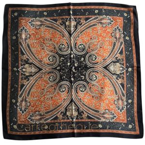 Foulard carré 70cm bandana satin soyeux cachemire et fleurs noir rouge orange