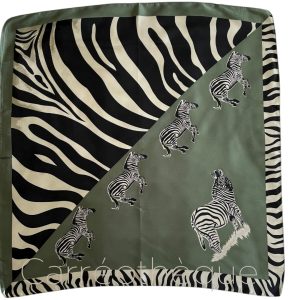 Foulard carré 70x70cm motif zèbre kaki noir satin effet soie