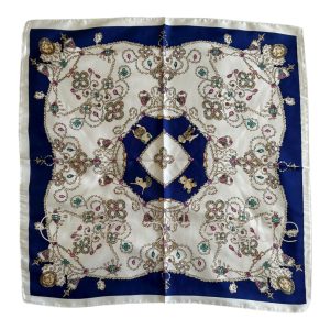 Foulard carré 70x70cm satin soyeux motif bijoux chat caniche ours tour bleu