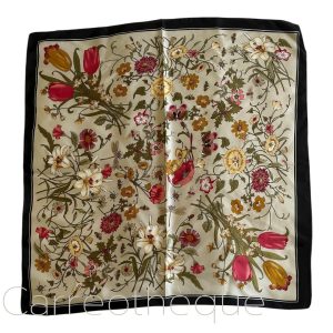 Foulard carré 70x70cm satin soyeux motif bouquet de fleurs tulipes
