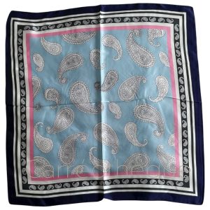 Foulard carré 70x70cm satin soyeux bandana effet soie motif cachemire marine bleu pastel rose