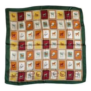 Foulard carré 70x70cm satin motif équestre petits chevaux tour vert